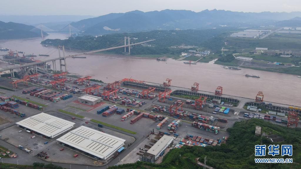 Chongqing : le port de Guoyuan enregistre un débit de marchandises supérieur à 10 millions de tonnes au premier semestre 2021