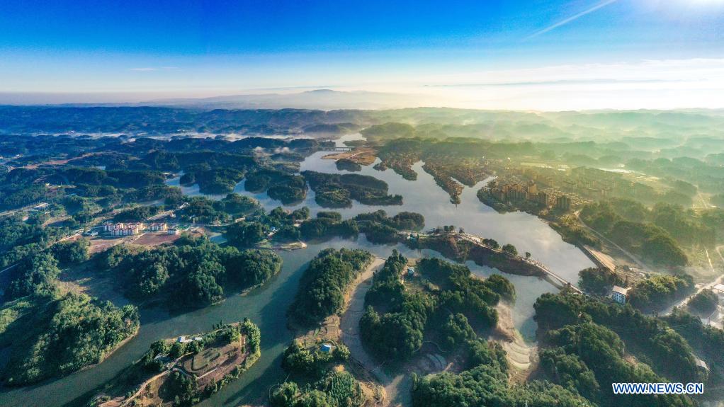 Chine: paysage du Parc national de la zone humide du lac Lixiang à Chongqing