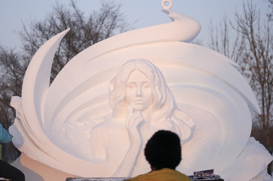 Chine : concours de sculptures sur neige à Harbin