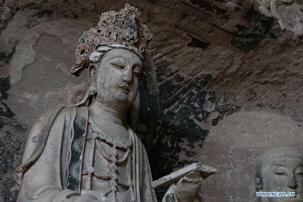 Chine : anciennes statues en pierre à Anyue