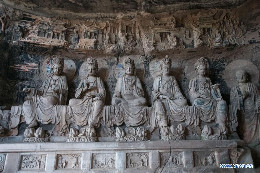 Chine : anciennes statues en pierre à Anyue