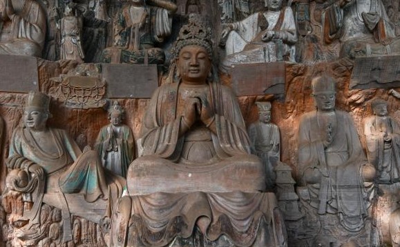 Chine : anciennes statues en pierre à Anyue