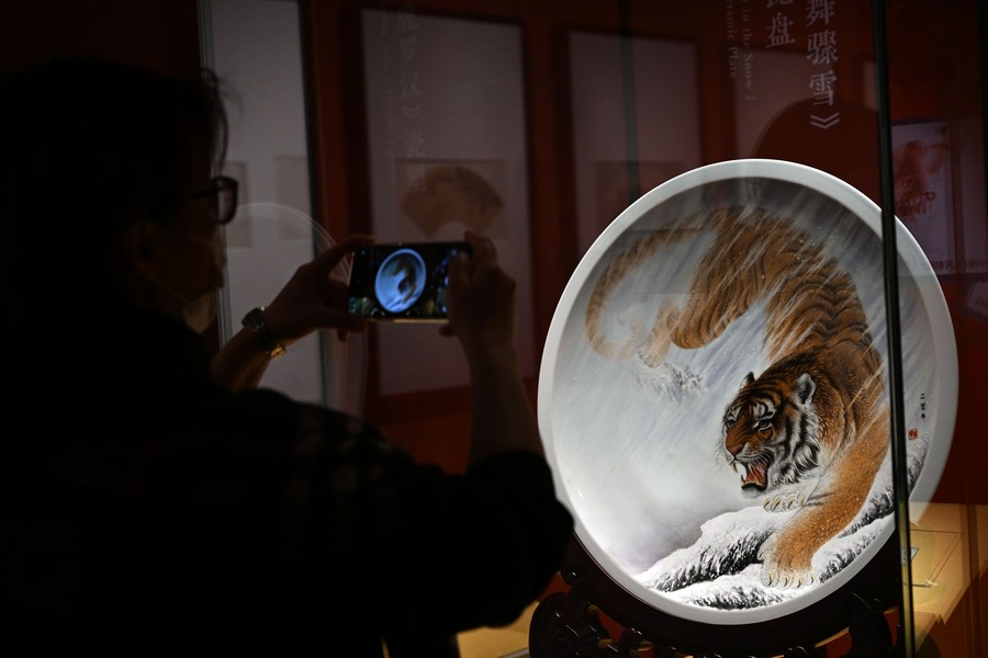 Chine : exposition festive pour l'année du Tigre