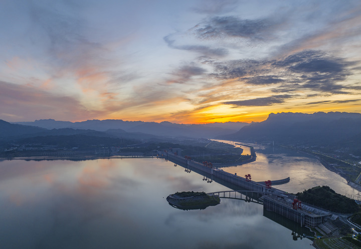 Chine : le barrage des Trois Gorges au Hubei