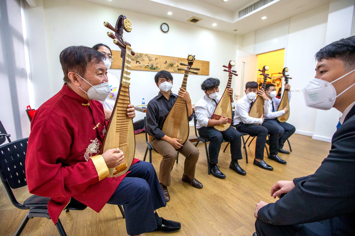 Des Thaïlandais s'imprégnent de la culture chinoise