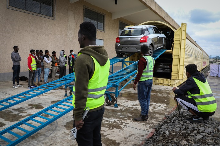 Le chemin de fer Ethiopie-Djibouti commence à transporter des véhicules entre Djibouti et Addis-Abeba