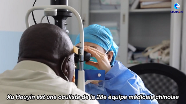 Une médecin chinoise contribue à soigner les maladies oculaires au Congo