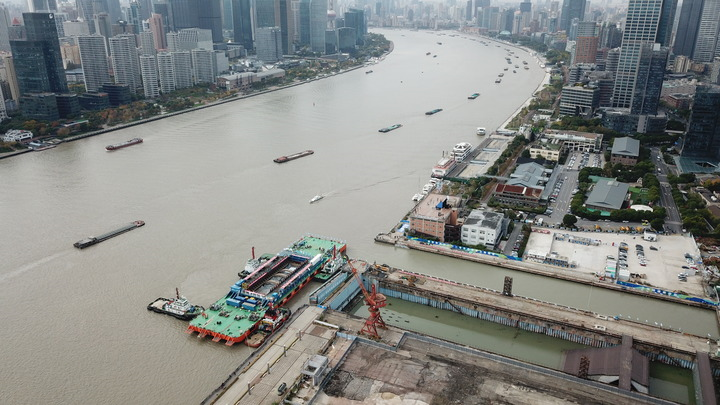 Chine : transport d'une épave de la dynastie Qing à Shanghai