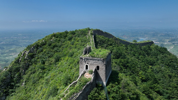 Chine : paysage de la section de Baiyangyu de la Grande Muraille au Hebei