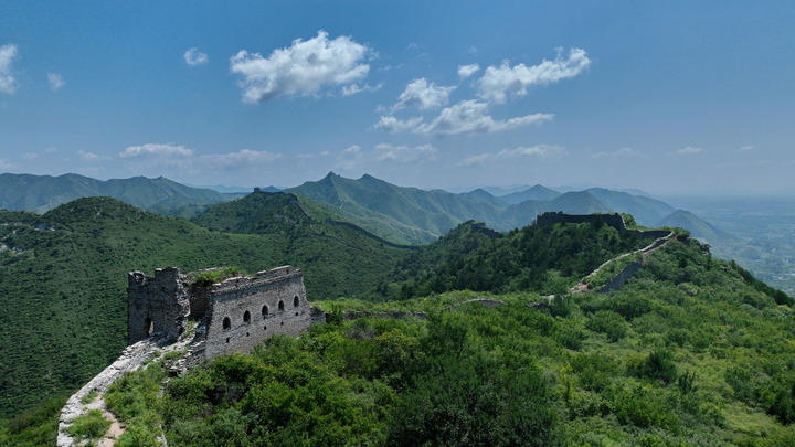 Chine : paysage de la section de Baiyangyu de la Grande Muraille au Hebei