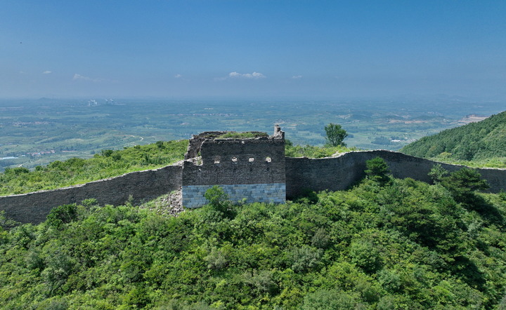 Chine : paysage de la section de Baiyangyu de la Grande Muraille au Hebei