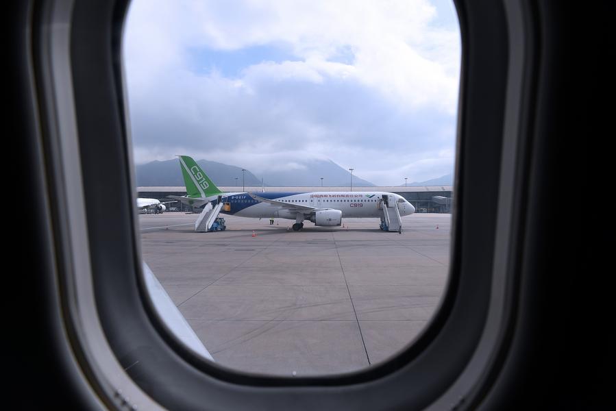 Cérémonie de bienvenue aux avions de ligne chinois C919 et ARJ21 dans la RASHK