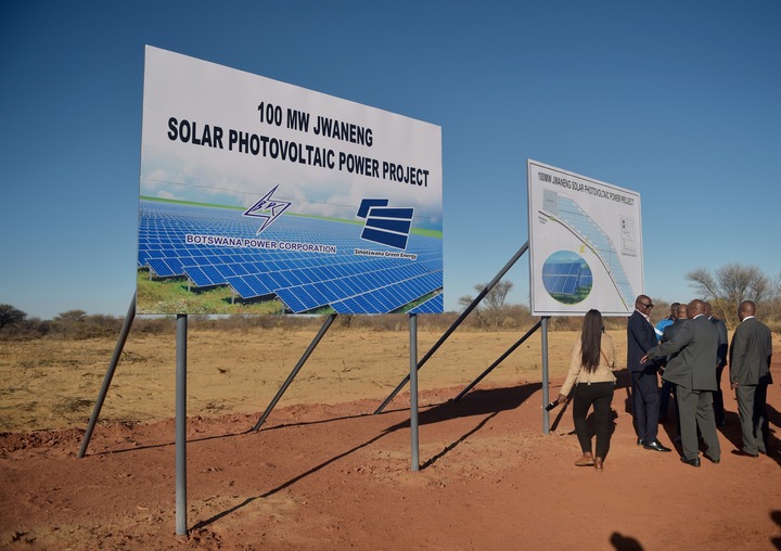 Le Botswana lance un projet de centrale photovoltaïque de 100 MW avec des investissements chinois