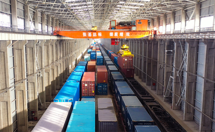 Chine : trains de fret Chine-Europe dans le Xinjiang