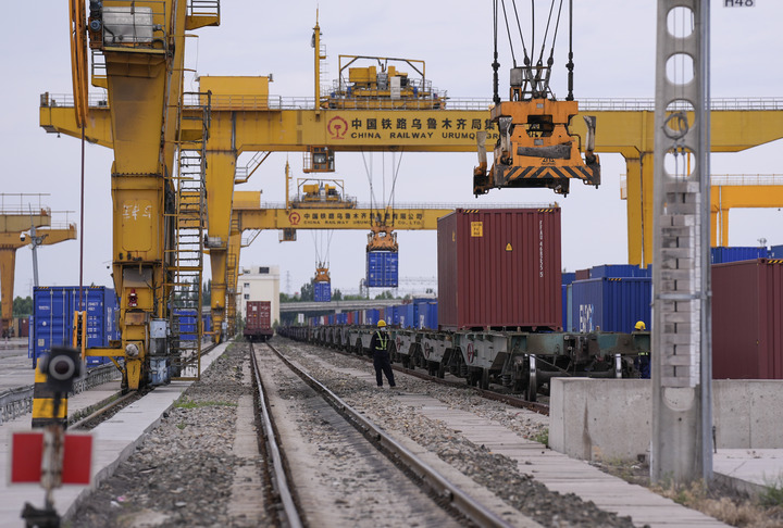 Chine : trains de fret Chine-Europe dans le Xinjiang